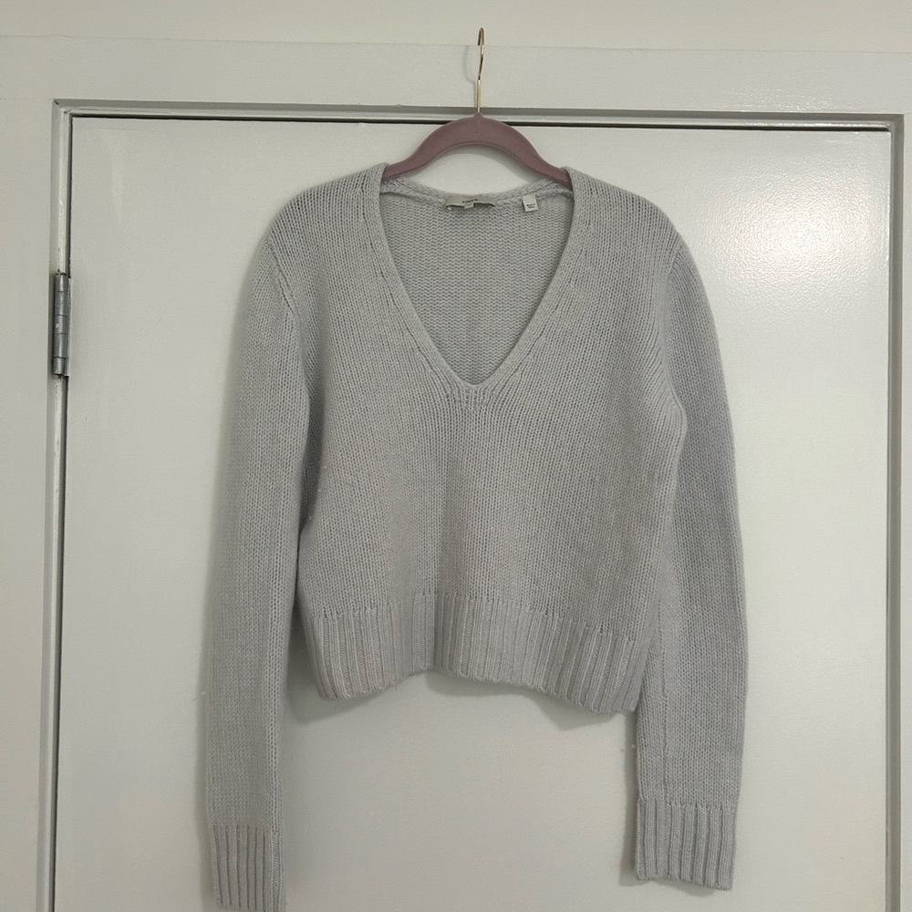 Vince Women’s Light Blue Shrunken V-Neck 100% Cashmere Sweater, Size M